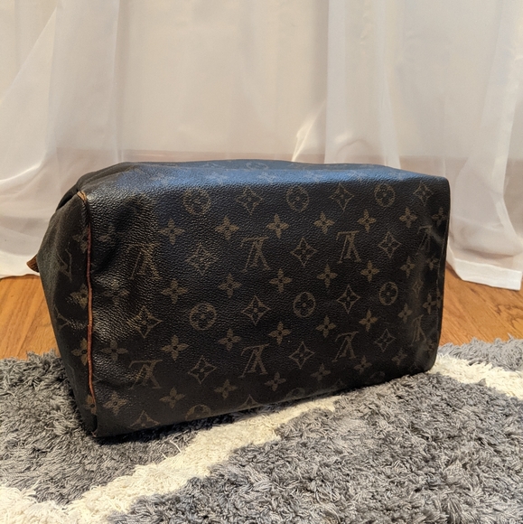 Authentic Louis Vuitton | Speedy 30 Bag | Monogram - Picture 2 of 16